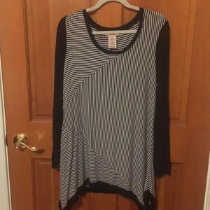 🎉 3 for $15 🎉 Striped shark bite long sleeve tee